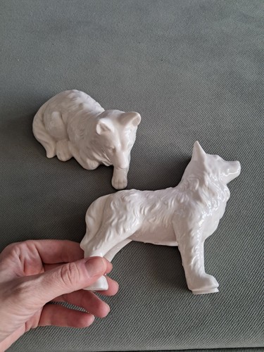 Zwei weiße schäferhunde - zwei, aus