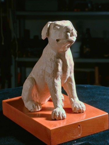 Keramikfigur hund schaut auf - keramikfigur, "hund
