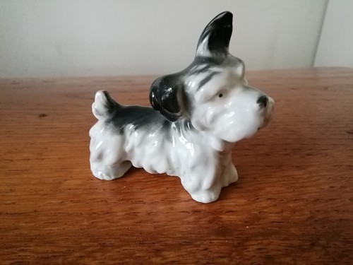 Kleine porzellanfigur hund - porzellanfigur,